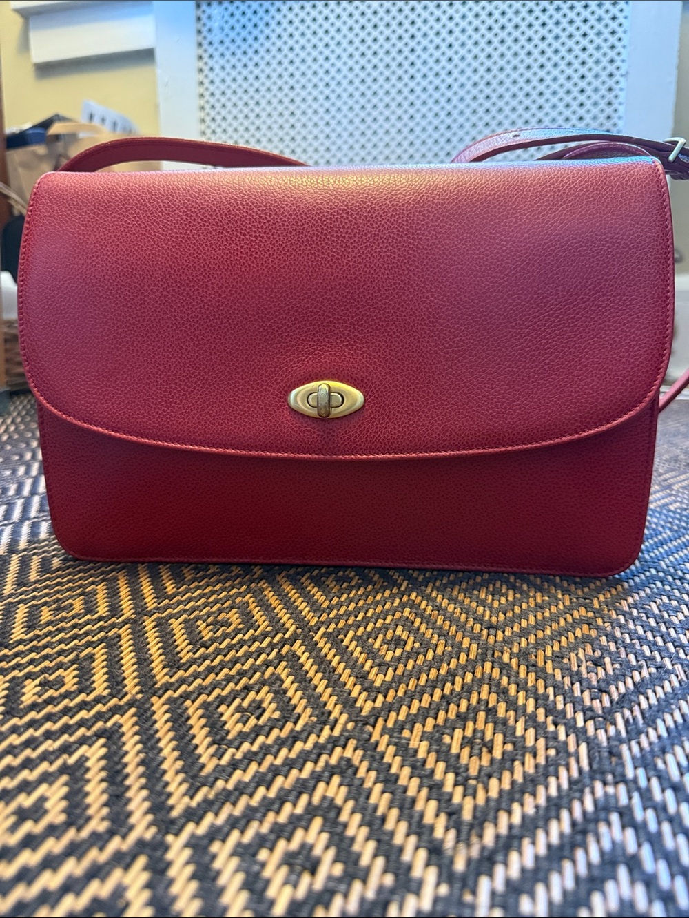 Vintage coach royalton bag 4403 -cherry red Madison collection Italy